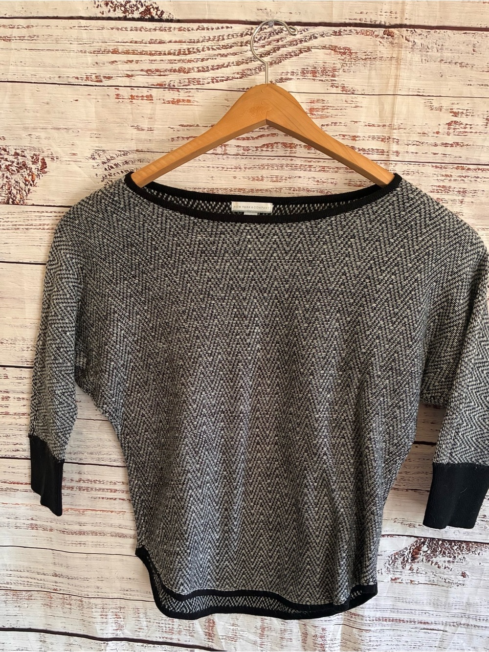 New York & Company Black & White Herringbone Boatneck Sweater Medium